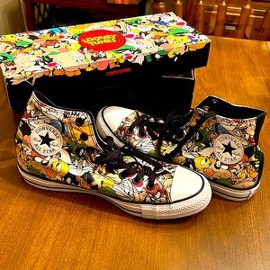 Like New Special Edition Looney Tunes Character Hight Top Converse- SIZE 9 US